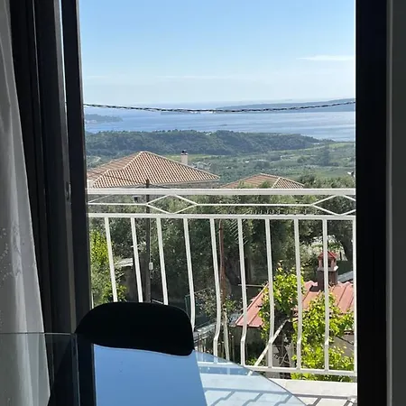 Daire Golden Navarino's Sunset *