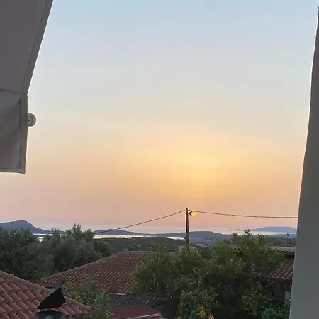 Daire Golden Navarino's Sunset