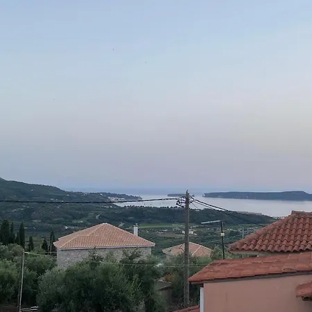 Golden Navarino's Sunset Daire Pylos