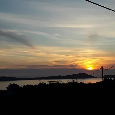 Golden Navarino's Sunset Apartment