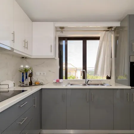 Golden Navarino's Sunset Apartment