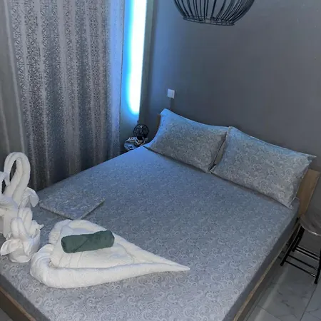 Navarino Golden Sunset Apartment * بيلوس