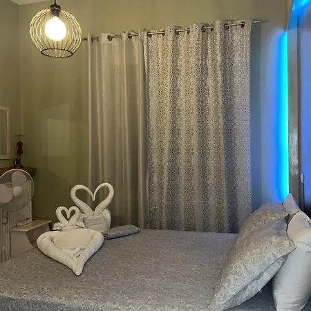 Navarino Golden Sunset Apartment * بيلوس
