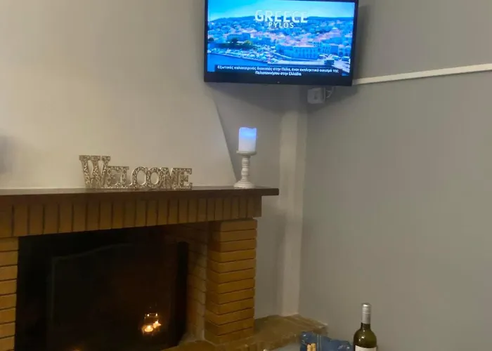 Navarino Bay Panoramic View - Golden Sunset House, Pyla アパート ピュロス