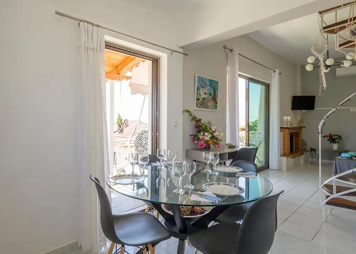 Navarino Bay Panoramic View - Golden Sunset House, Pyla アパート