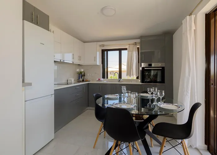 Navarino Bay Panoramic View - Golden Sunset House, Pyla ピュロス